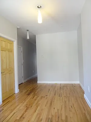 Rented by Miron Realty Group | media 7