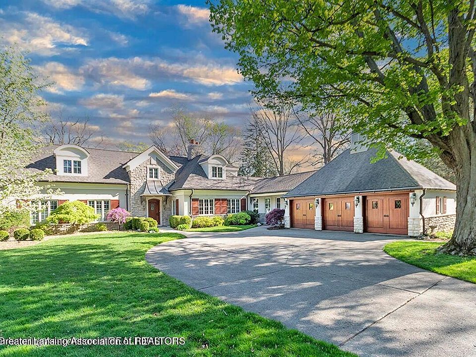 1st image of 2 Locust Ln