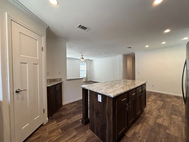 5631 Pinecrest Dr #166 — Photo 9