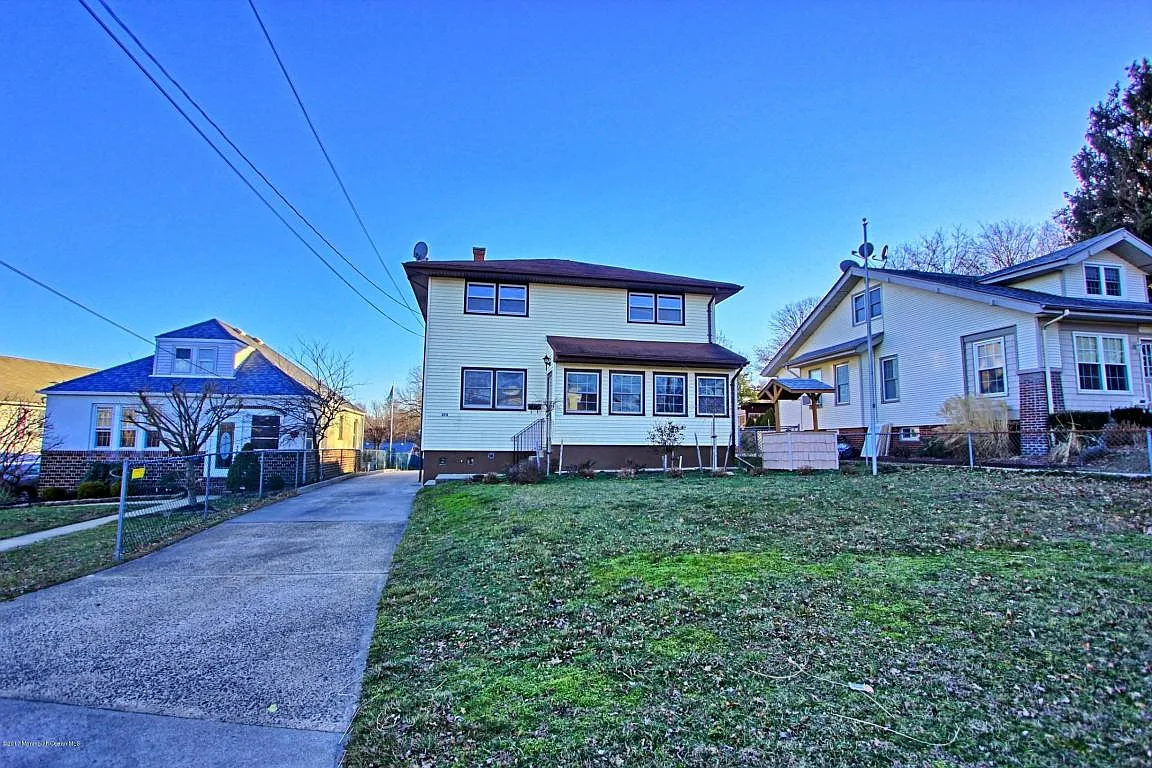 272 Washington Ave photo 1