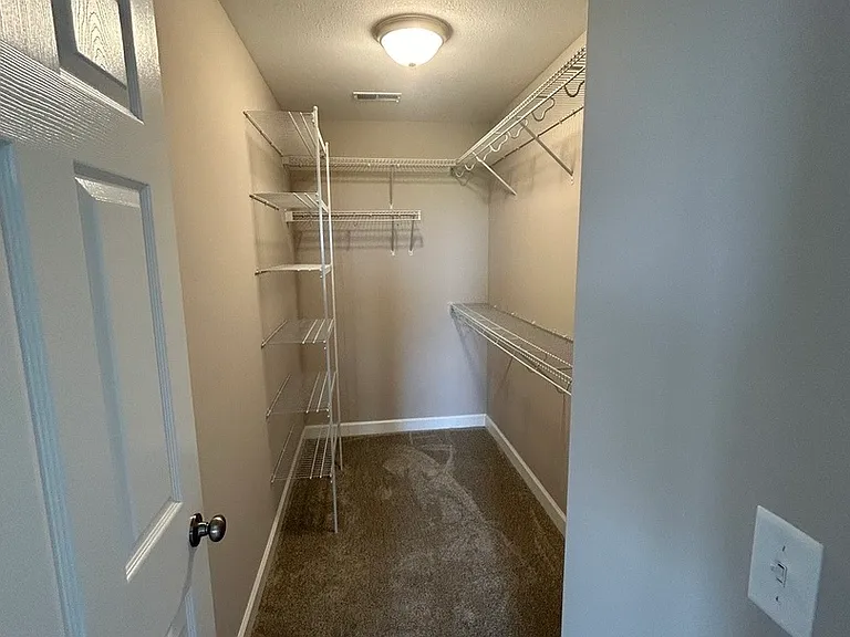 1504 Warwick Dr — Photo 8