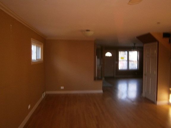 3rd image of 6533 N Nordica Ave