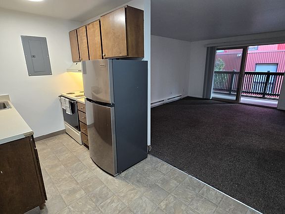 5th image of 4236 11th Ave NE #0B-1Ba-375Sqft