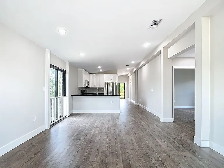 2505 Storter Ave — Photo 5