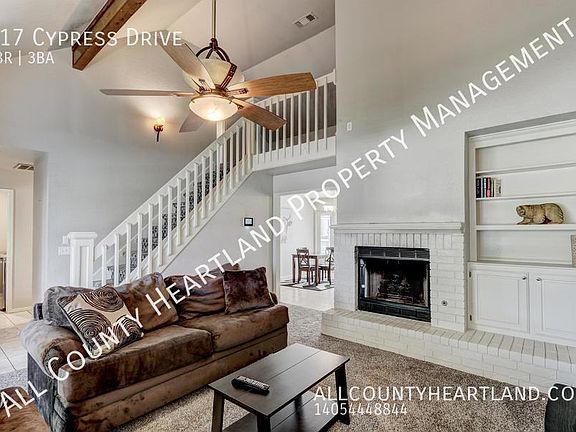 4th image of 317 Cypress Dr
