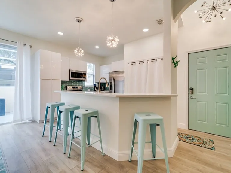 1172 S Beach Cir — Photo 3
