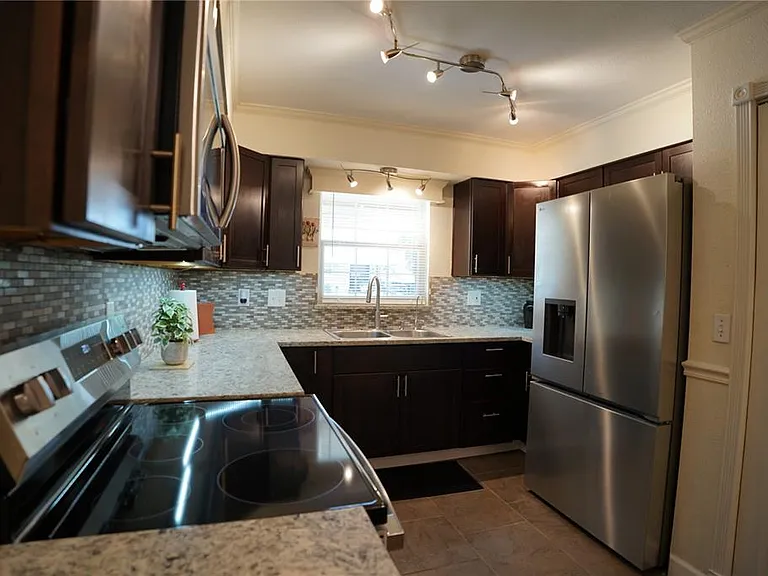 916 Vermont Ave — Photo 12