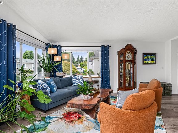 3rd image of 4055 Royal Ave Space 22