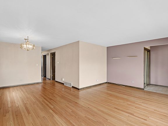 4th image of 5906 Capulina Ave