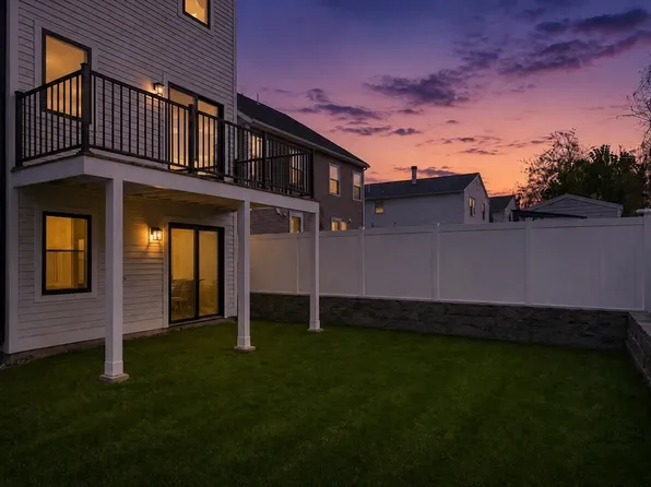 28 Swan Ave #1, Boston, MA 02128