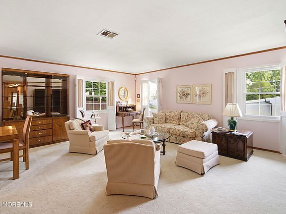 2nd image of 95 Idlebrook Lane