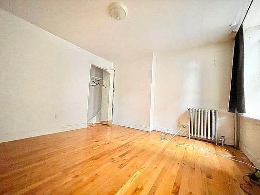 4th image of 148 Stanton St #3A