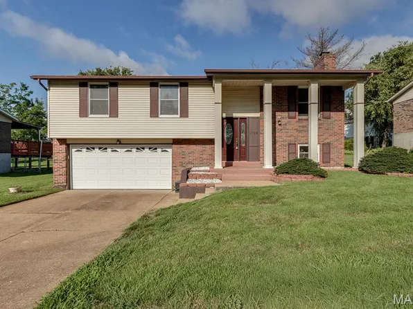 2728 Ashfield Dr, Saint Louis, MO 63129