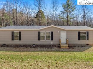 251 Center Ln, Thurmond, NC 28683