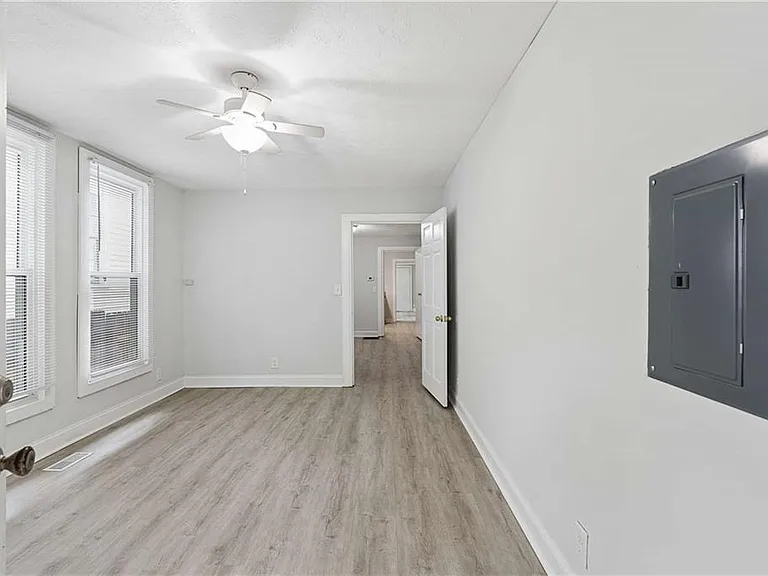 652 Bryan St SE #A — Photo 16