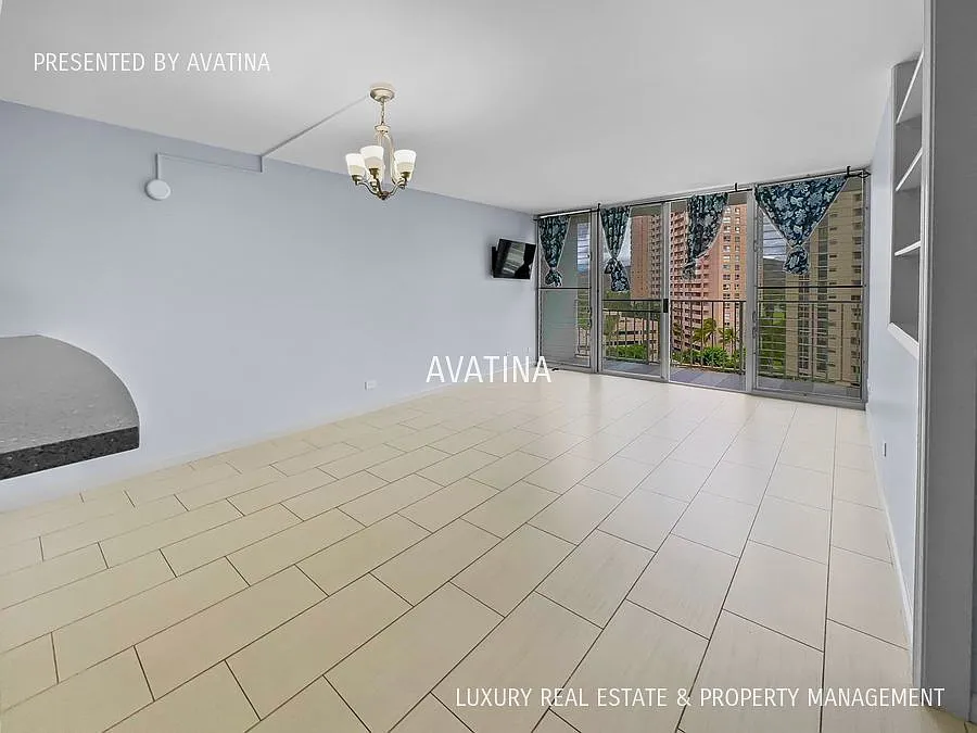 Video! Terrific Greenwood Condo in Salt Lake — Photo 4