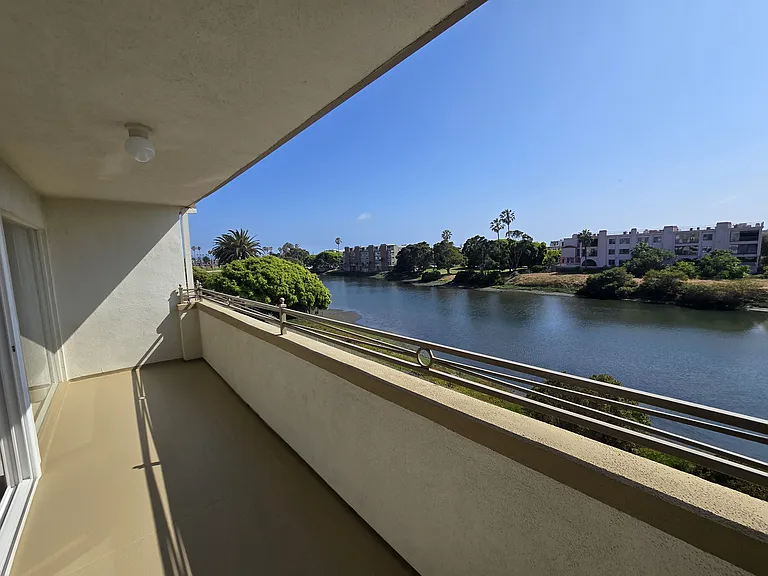 Laguna del Rey Apartments — Photo 80