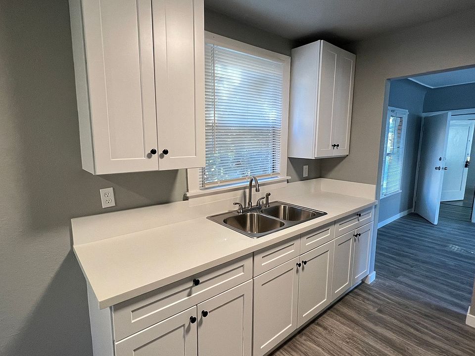 1st image of 372 Loma Dr #374-7/8