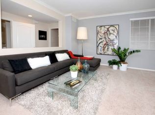 10914 Evening Creek Dr E APT 37, San Diego, CA 92128