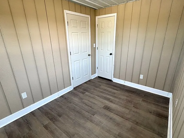 411 Mammoth Cave St — Photo 5