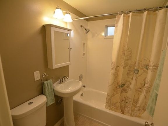 3rd image of 1536 NW 51st St APT 6