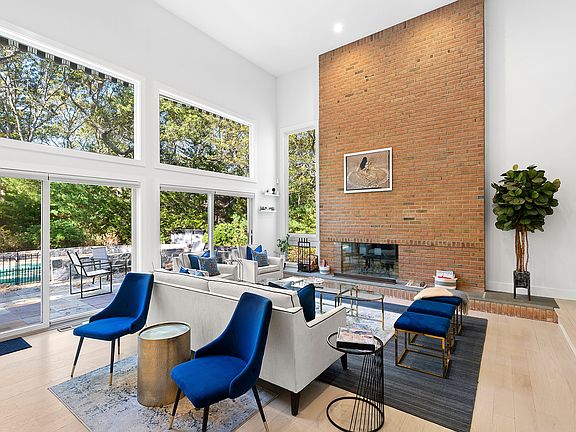 4th image of 715 Hands Creek Rd