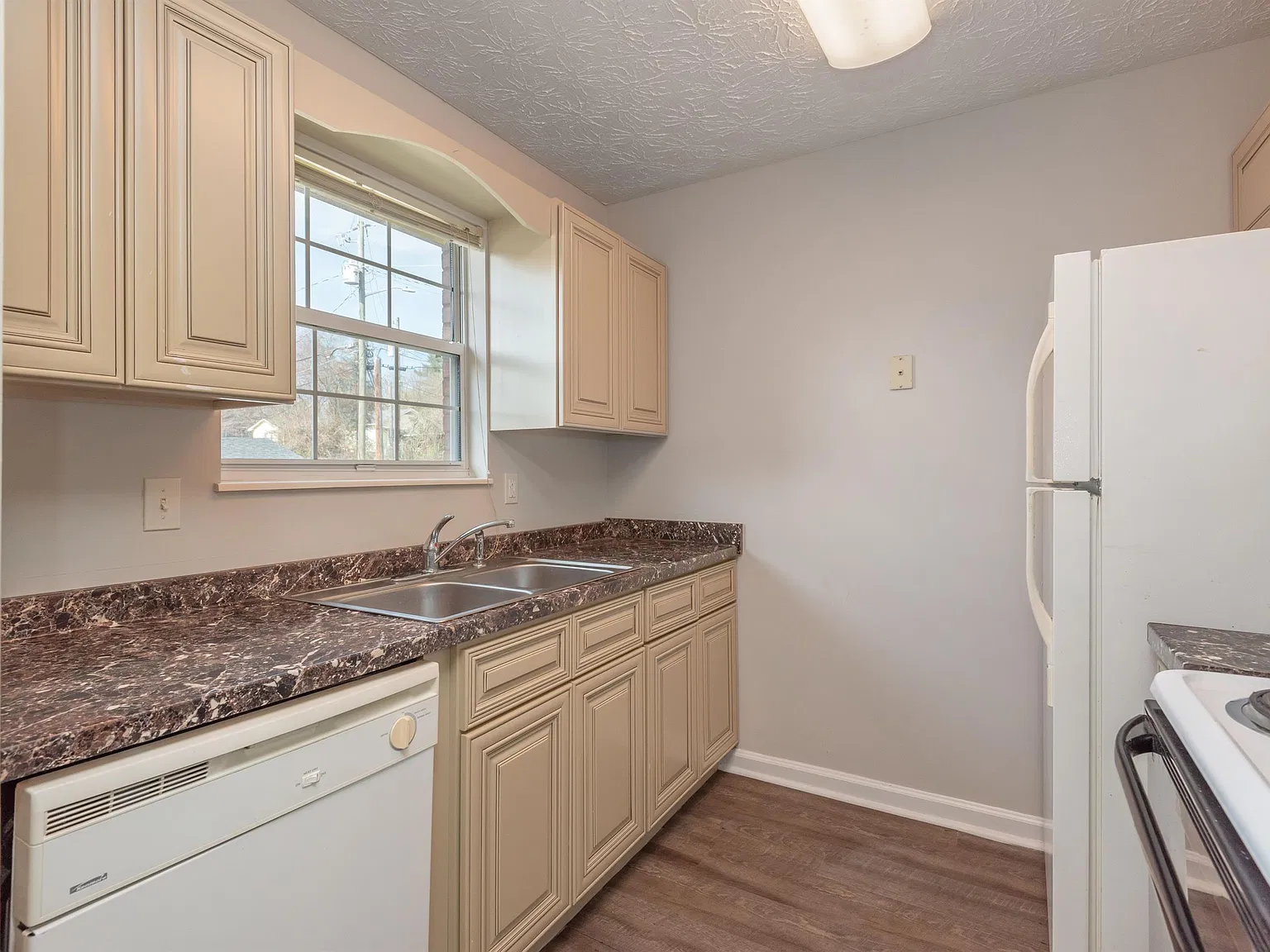 (ACHAS) 4223 Iona Way - 0 — Photo 2