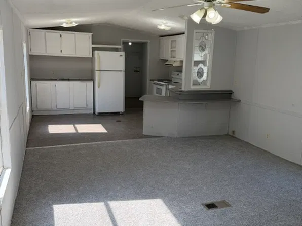 2184 W Point Rd, Lagrange, GA