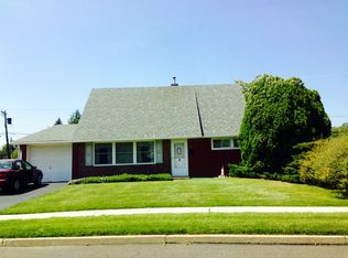 95 Cleft Rock Rd, Levittown, PA 19057