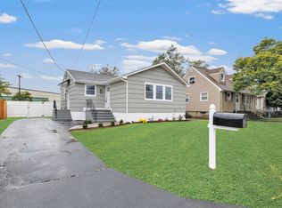 65 Masarik Ave, Stratford, CT 06615