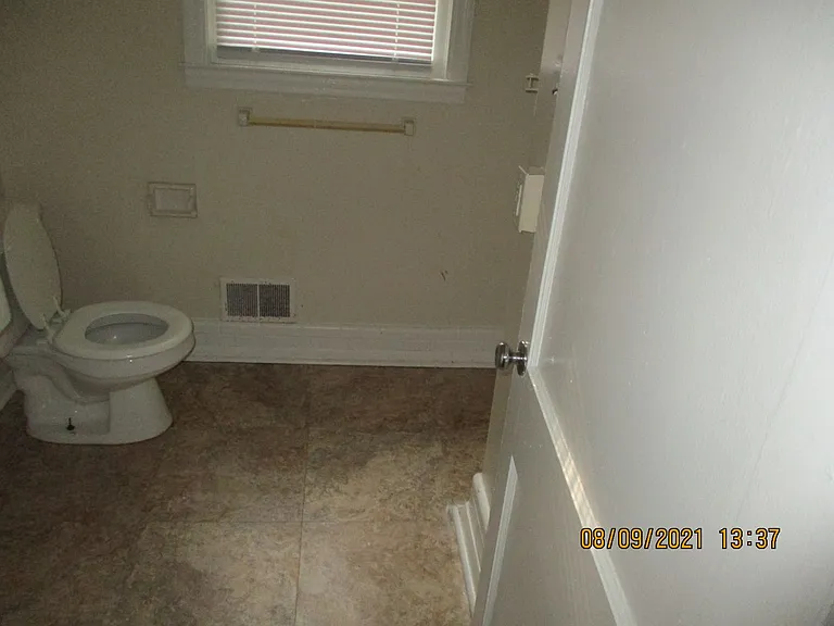 1214 9th Ave — Photo 7