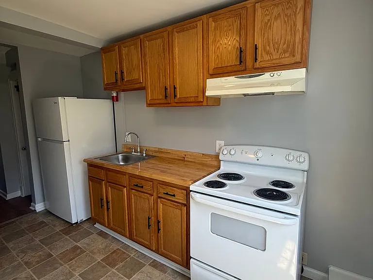 69 Carson Ave — Photo 3