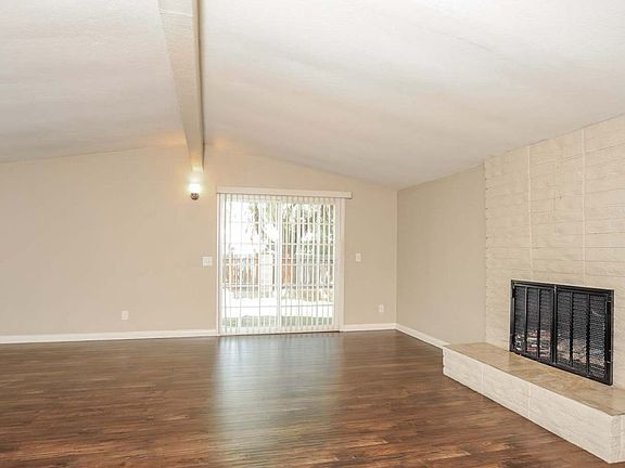 4th image of 1193 Phillippi St #933