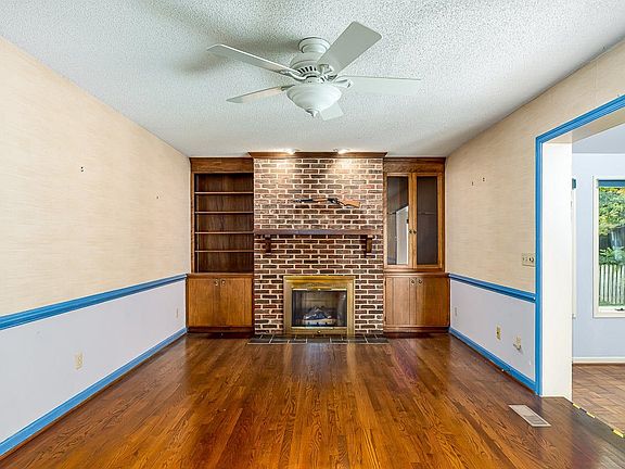 4th image of 745 Circle Dr