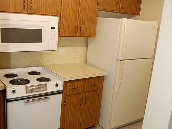 3rd image of 307 Golf Villas Ct NW