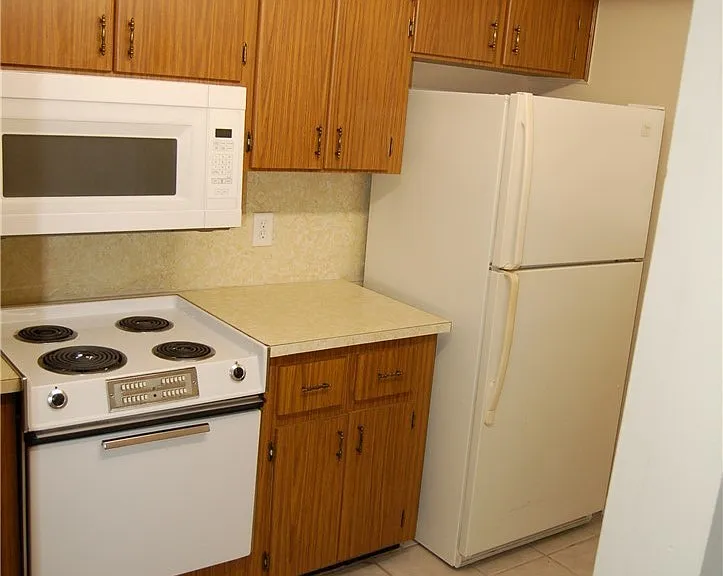 307 Golf Villas Ct NW — Photo 3
