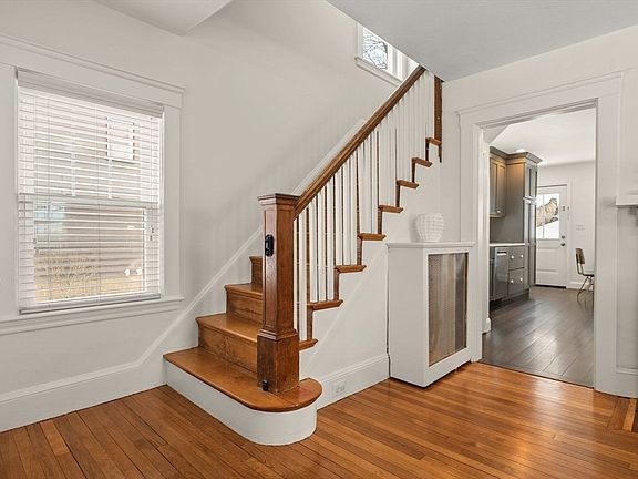 4th image of 35 Maple Rd