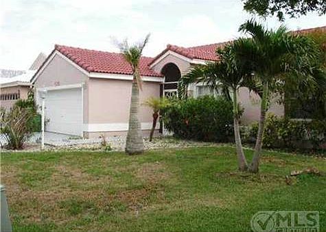 2nd image of 4917 Broadstone Cir