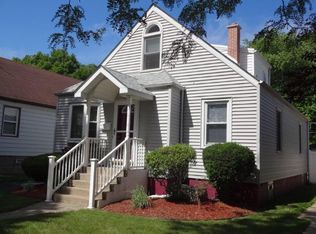18016 Oak Ave, Lansing, IL