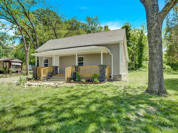 505 W Lime St, Blacksburg, SC 29702