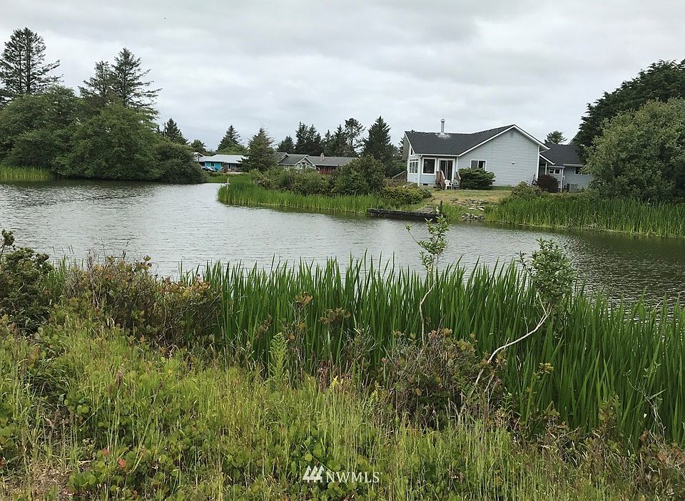 1st image of 118 Cakesosta Avenue SE