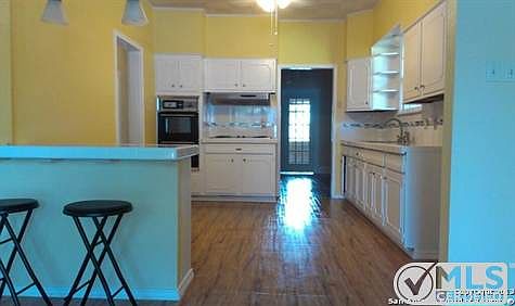 3rd image of 1223 W Mistletoe Ave