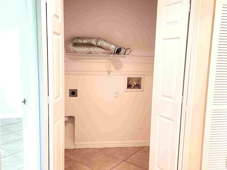 2120 Snead Dr — Photo 17