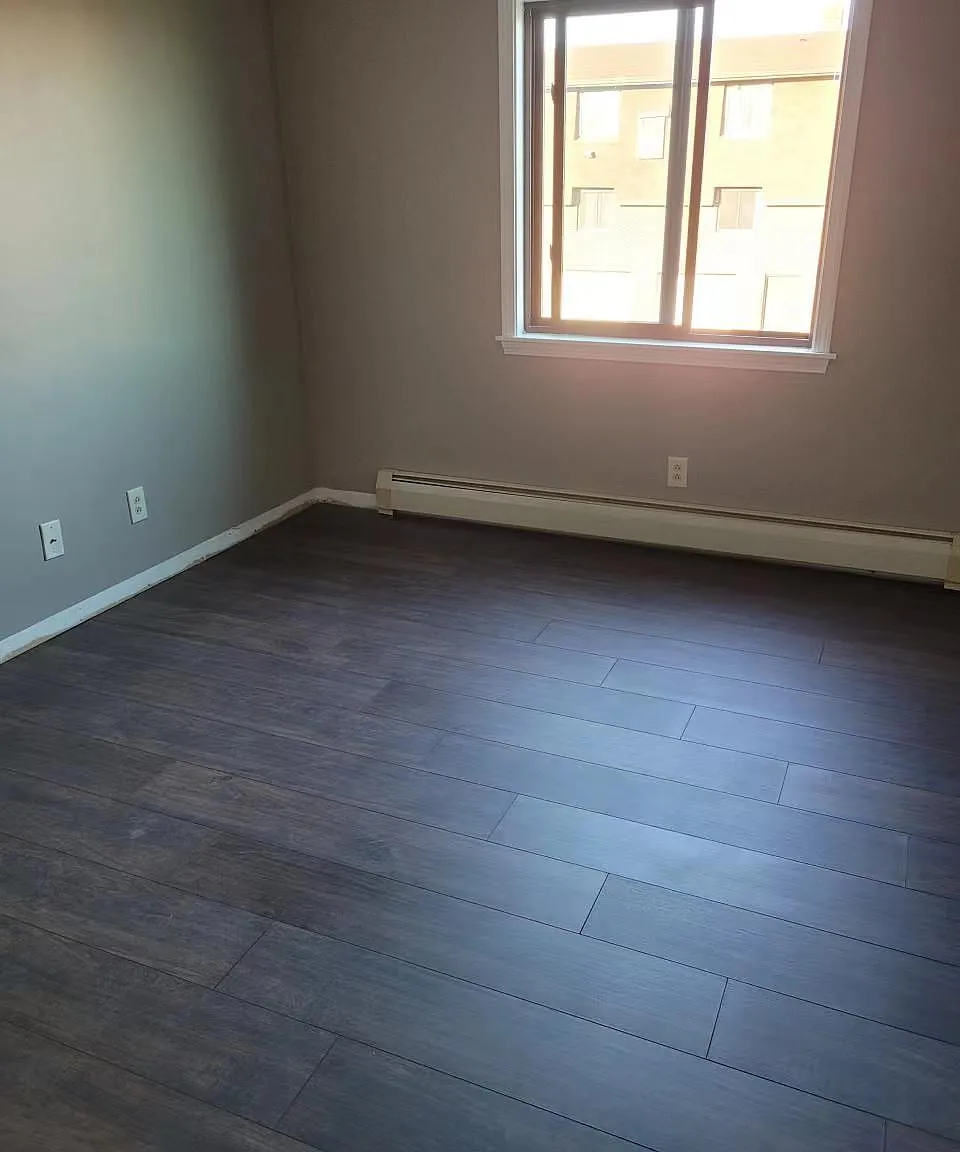 3906 Ridge Lea Rd — Photo 4