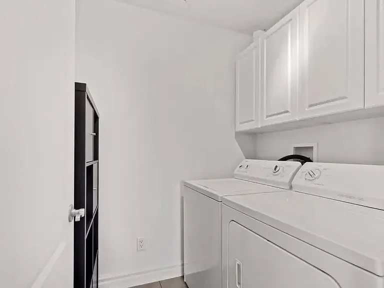 2817 W 6th St — Photo 4