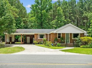 345 W South St, Rose Hill, NC 28458