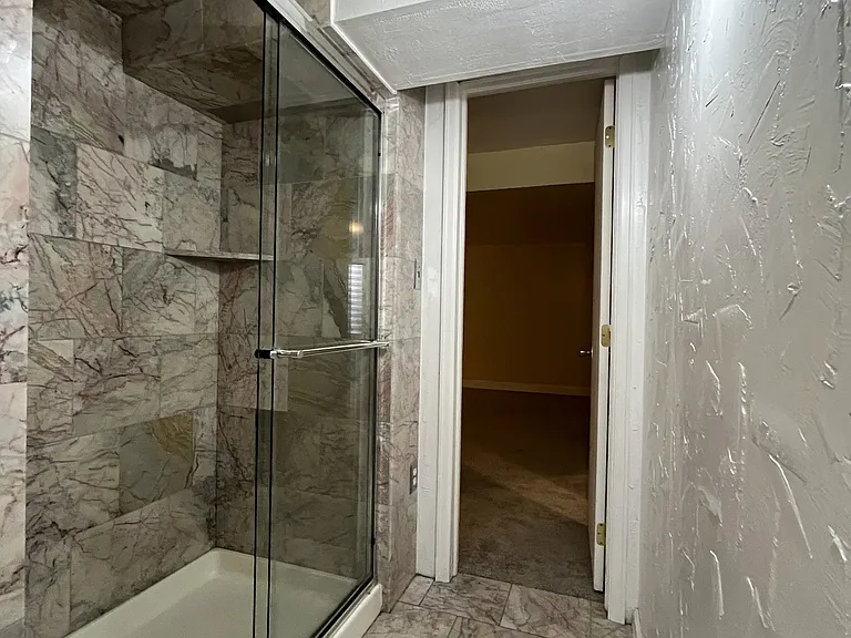 Bathroom (out)