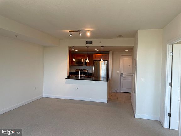 5th image of 2451 Midtown Ave #820