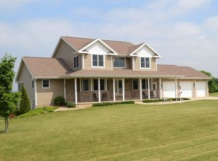 W5360 Highland Dr, New Glarus, WI 53574