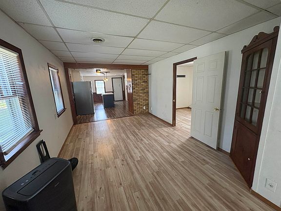 5th image of 1202 Stuart St